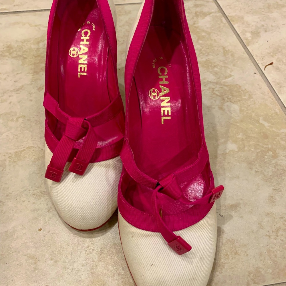 Chanel pumps $600 size 8.5. Worn a few times